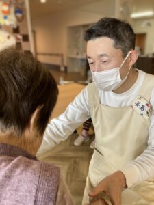 介護士をしてる長島和孝